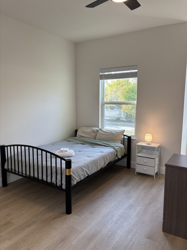 Building Photo - 3902 McKinley St