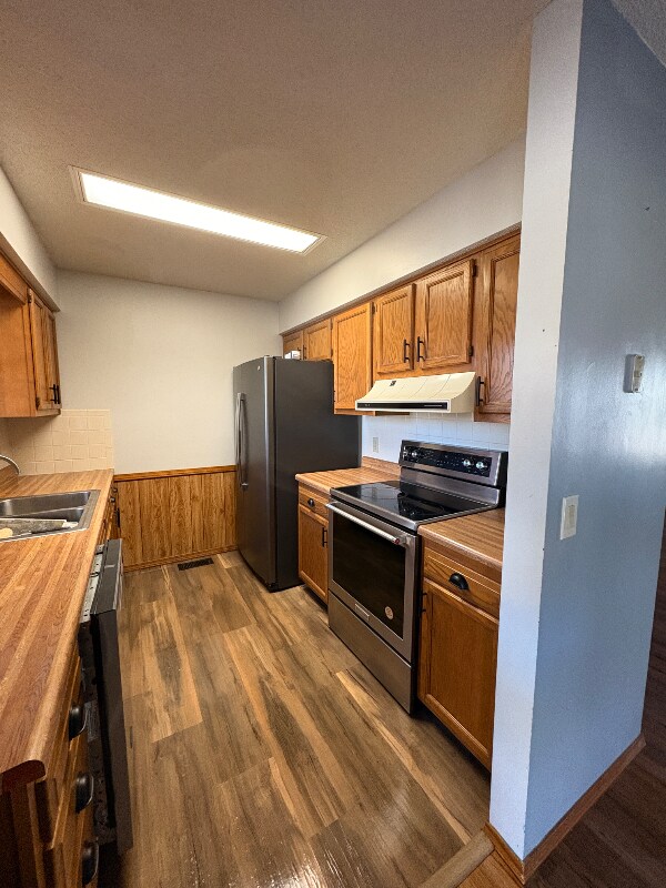 Building Photo - 1035 McClure Ln