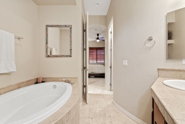 Building Photo - For Rent | 2 Bed | 2 Bath | Desert Dawn Condo in Toscano Villas