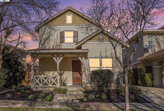 Building Photo - 463 W Felicidad Ave