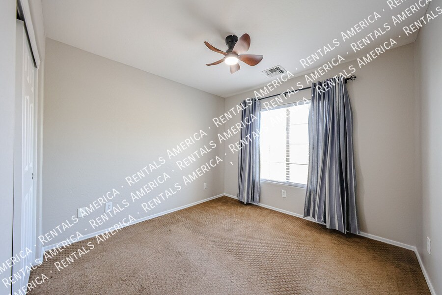 Building Photo - 3751 Desert Creek Ln