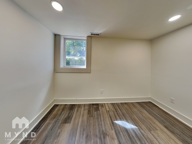 Building Photo - 1724 Woodlawn Ave