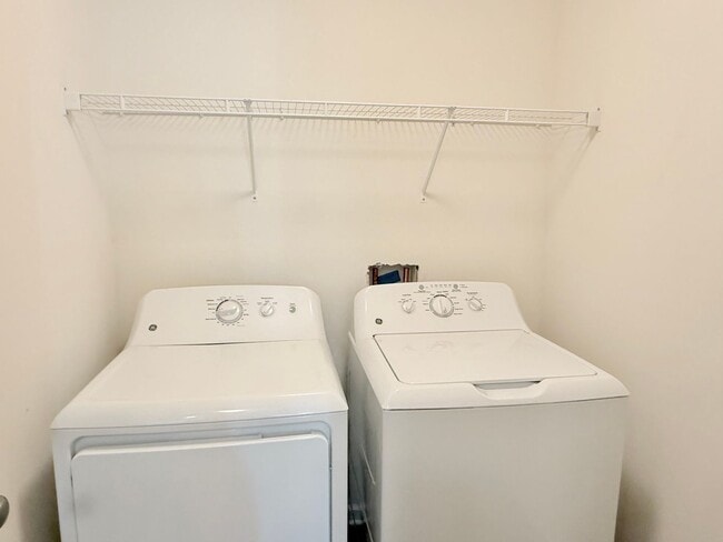 Building Photo - Beautiful 4-Bedroom Home - Wynfield Subdivision