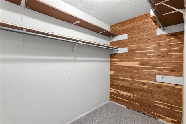 Building Photo - 910 Duncan Ln