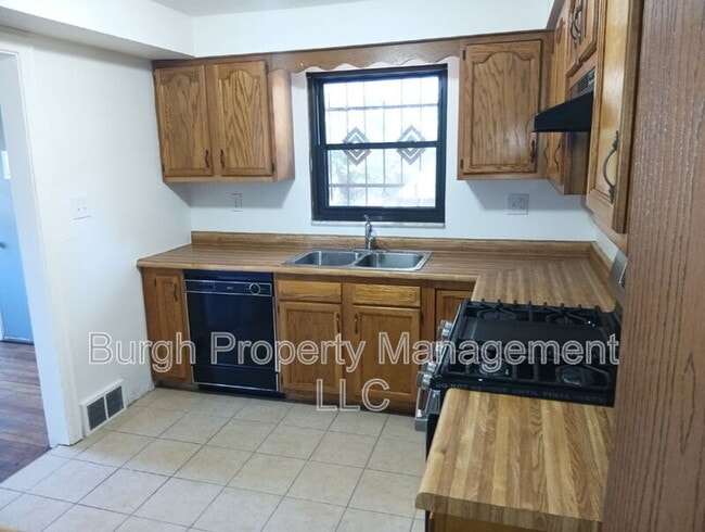 Building Photo - 8614 Bricelyn St