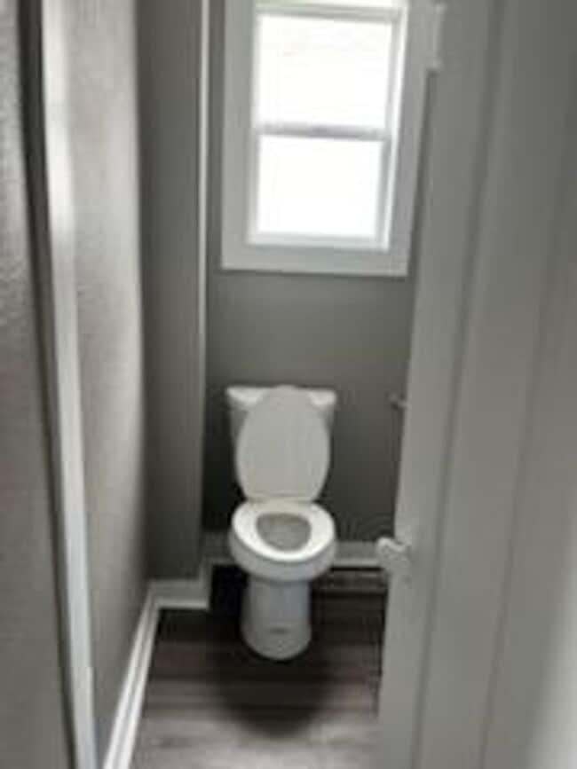 Building Photo - 2 bedroom 1 bath