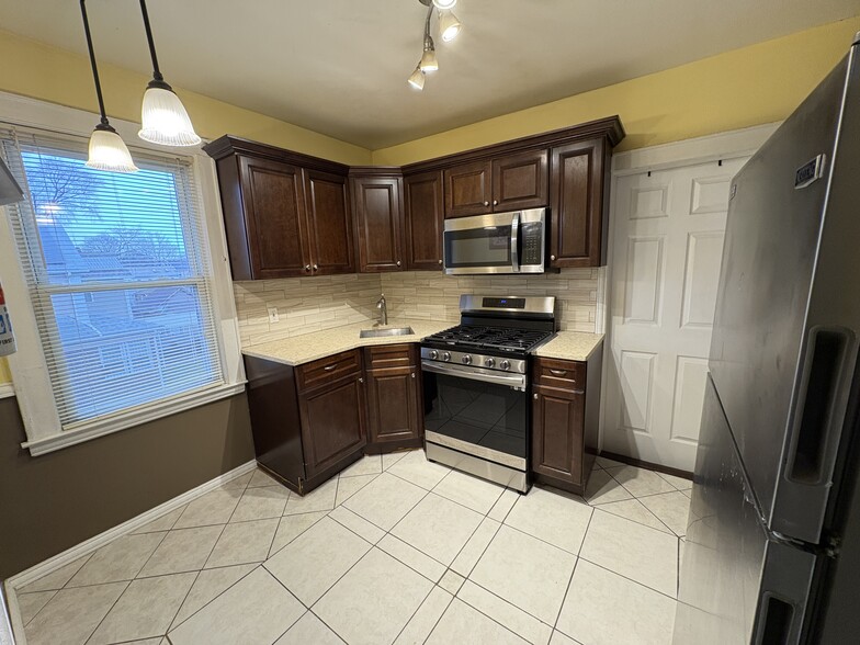 Building Photo - 11543 Mexico St