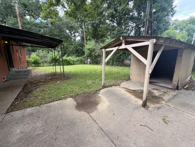 Building Photo - 1624 Winfield Rd