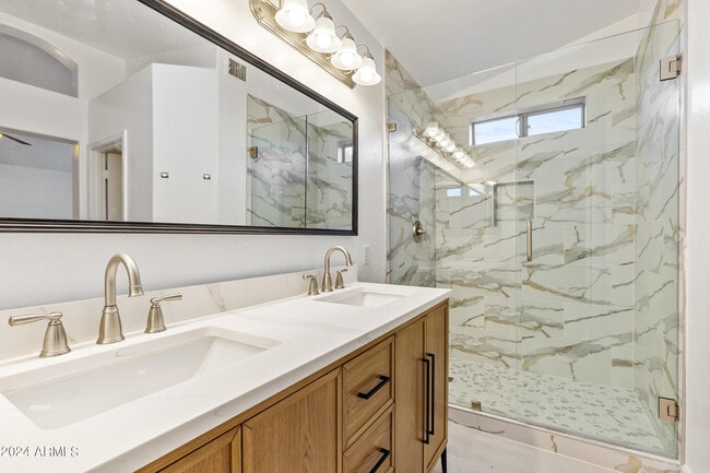 Building Photo - 7223 E Kramer St