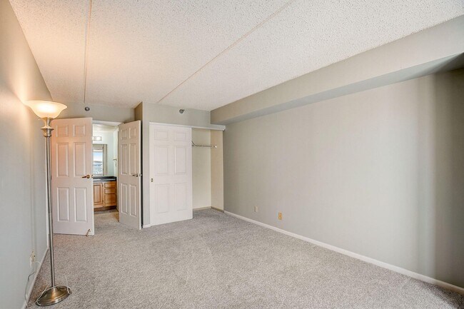 Building Photo - 270 E Highland Ave