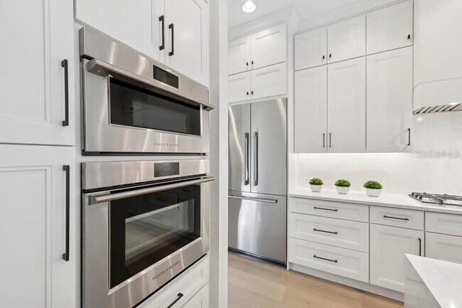 Building Photo - 7346 Edenmore St