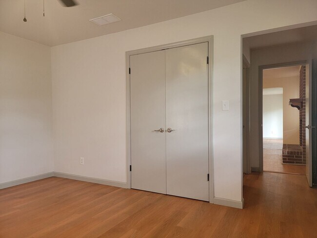 Building Photo - 5256 Eubanks Dr
