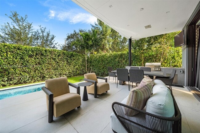 Building Photo - 4585 Nautilus Dr