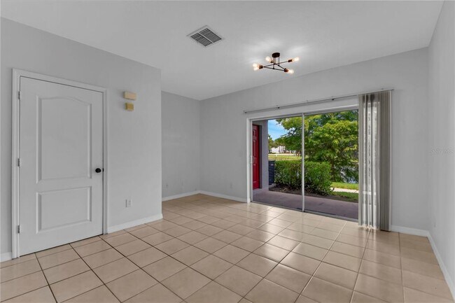 Building Photo - 10825 Savannah Wood Ct