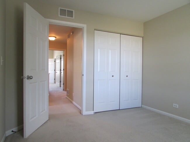 Building Photo - 2502 Evergreen Cir