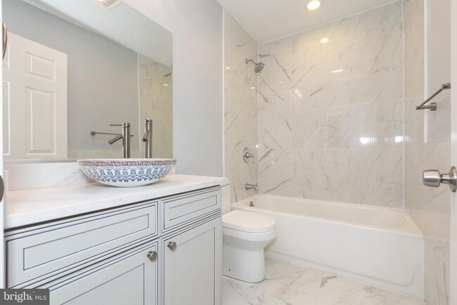 Building Photo - 1959 Lewis Ave