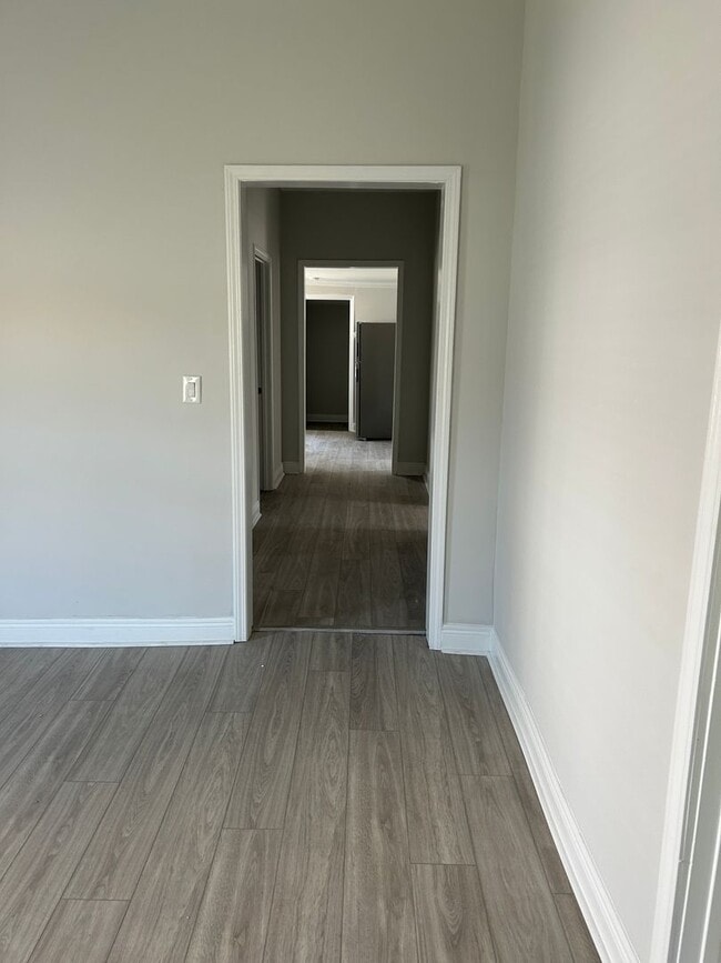 Building Photo - Remodeled 3 bedroom/ 2 bath home located D...