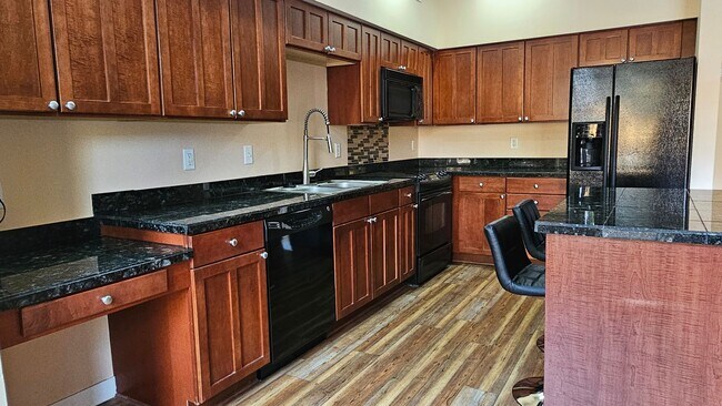 Building Photo - 1057 W Century Dr