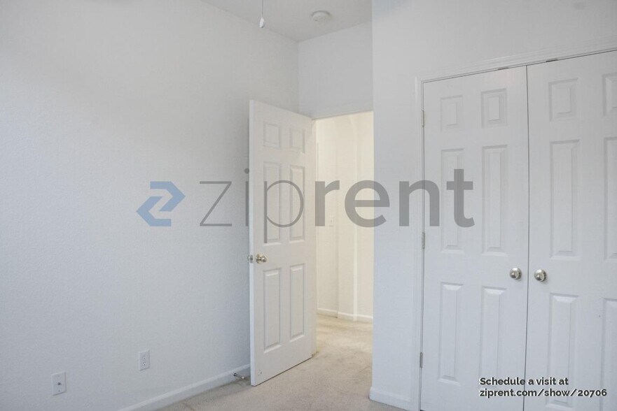 Building Photo - 1834 Zurlo Way