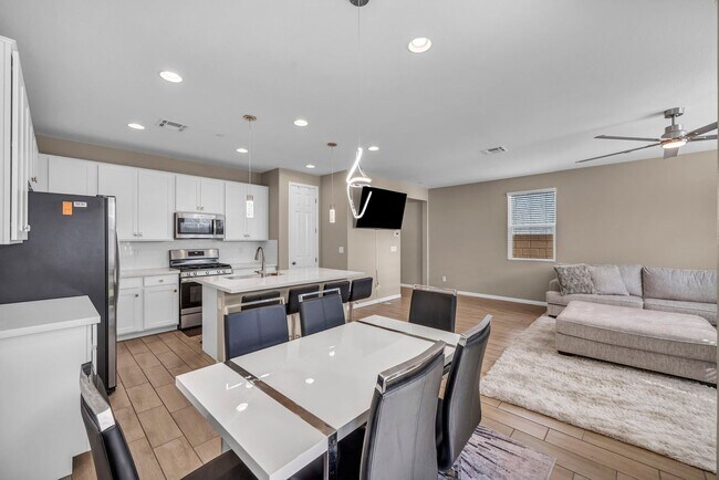 Building Photo - 688 Monroe Hl Pl