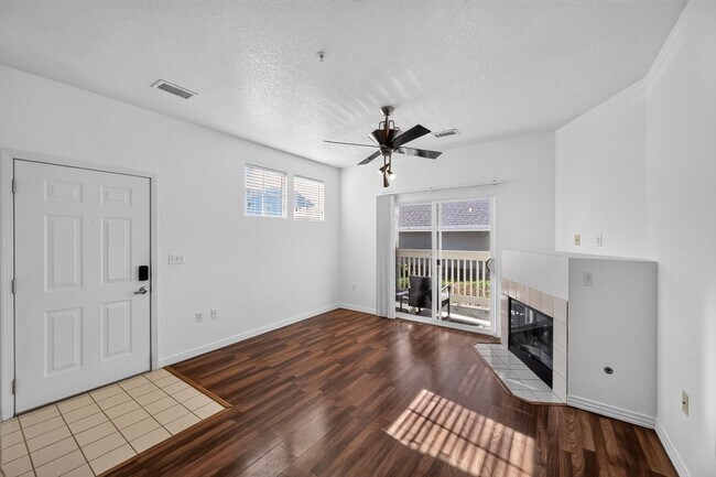 Building Photo - 9441 Ashbury Cir