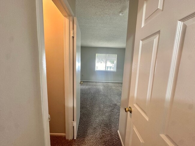 Building Photo - $1,225 |1 bedroom 1.5 bath town home style...