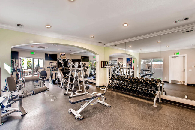 Building Photo - Great Central San Diego Location in Missio...