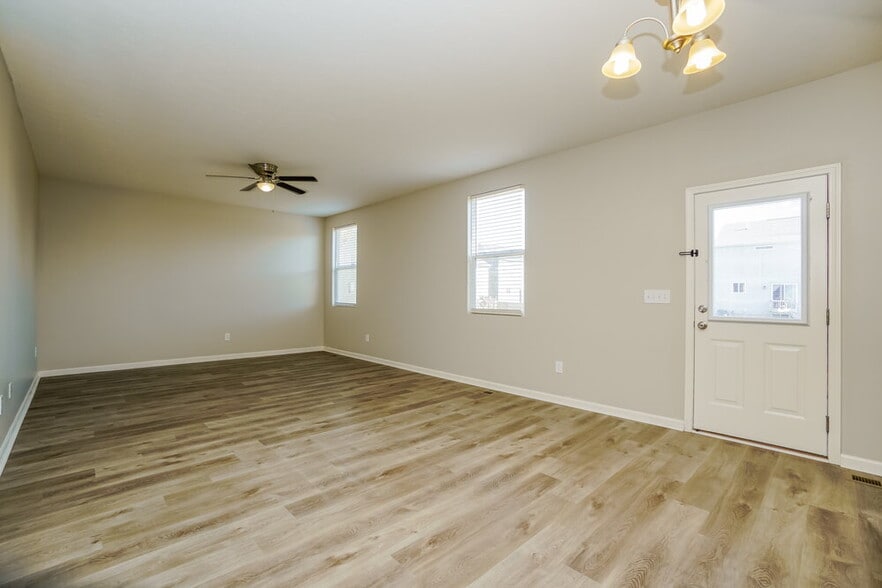 Building Photo - 259 Glen Crossing Dr