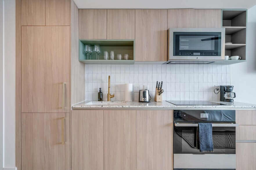 Building Photo - 159 NE 6th St