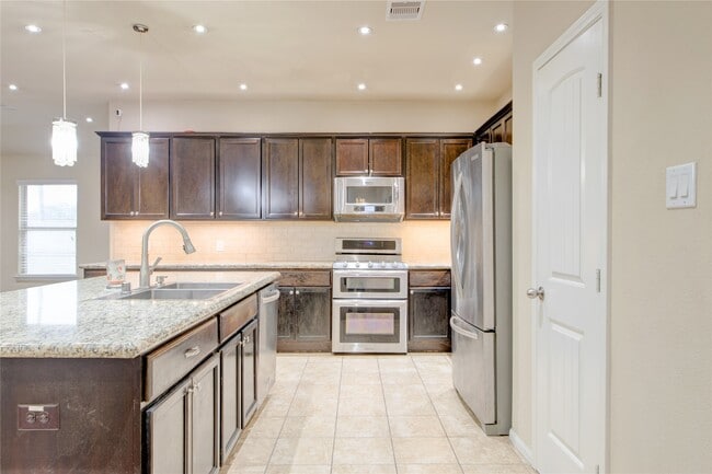 Building Photo - 9322 Limestone Ranch Ln