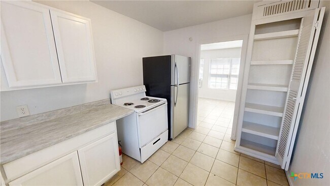 Building Photo - 1903 Duncan Ave