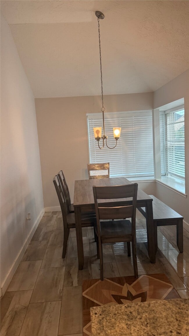 Building Photo - 6018 Beaconridge Dr