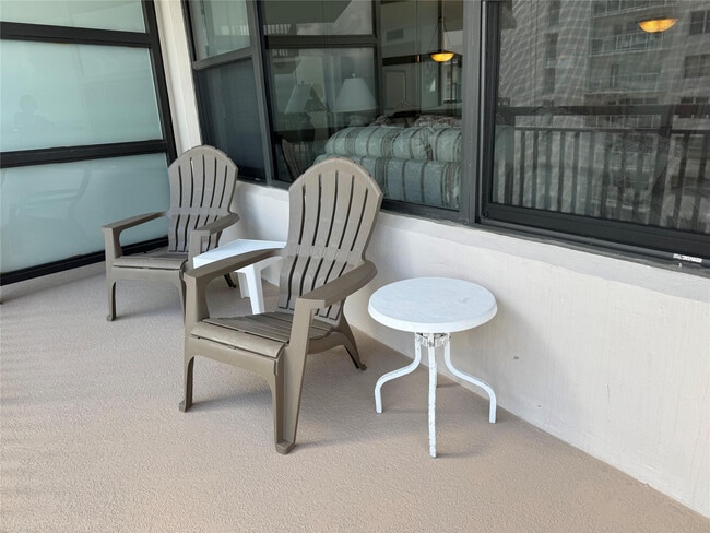 Building Photo - 3800 Galt Ocean Dr