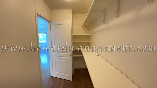Building Photo - Lovely Home in a Quiet Neighborhood