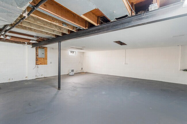 Building Photo - 7116 Claybourne Ave