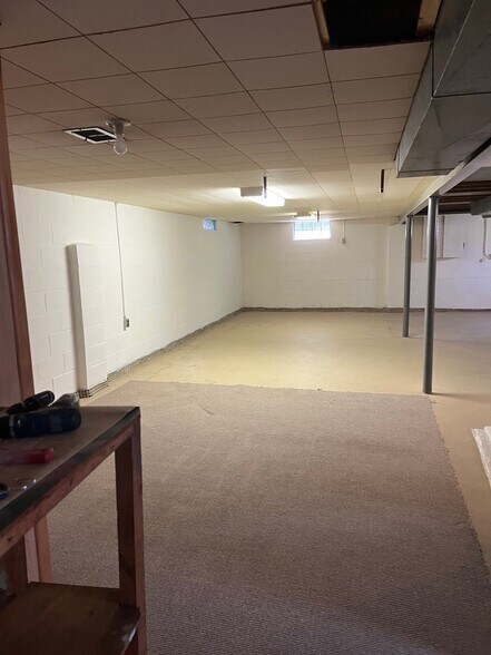 Building Photo - 8406 Parrish Ave