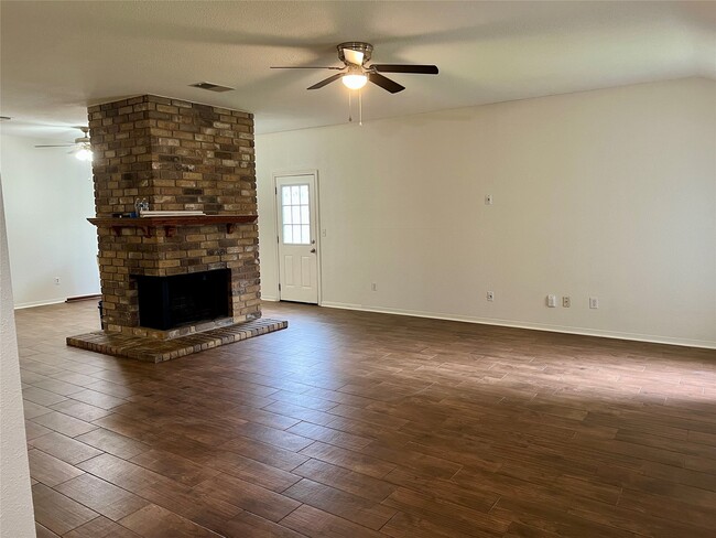 Building Photo - 2709 Hot Springs Dr