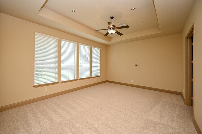 Building Photo - 5327 Sloan Falls Ct