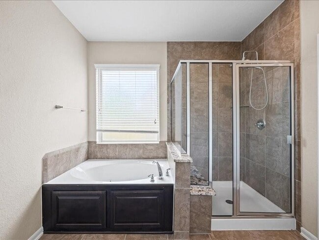 Building Photo - 1614 Mahan Dr