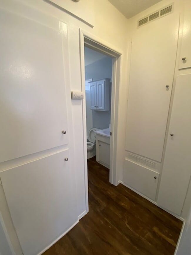 Building Photo - 6216 Bright Ave