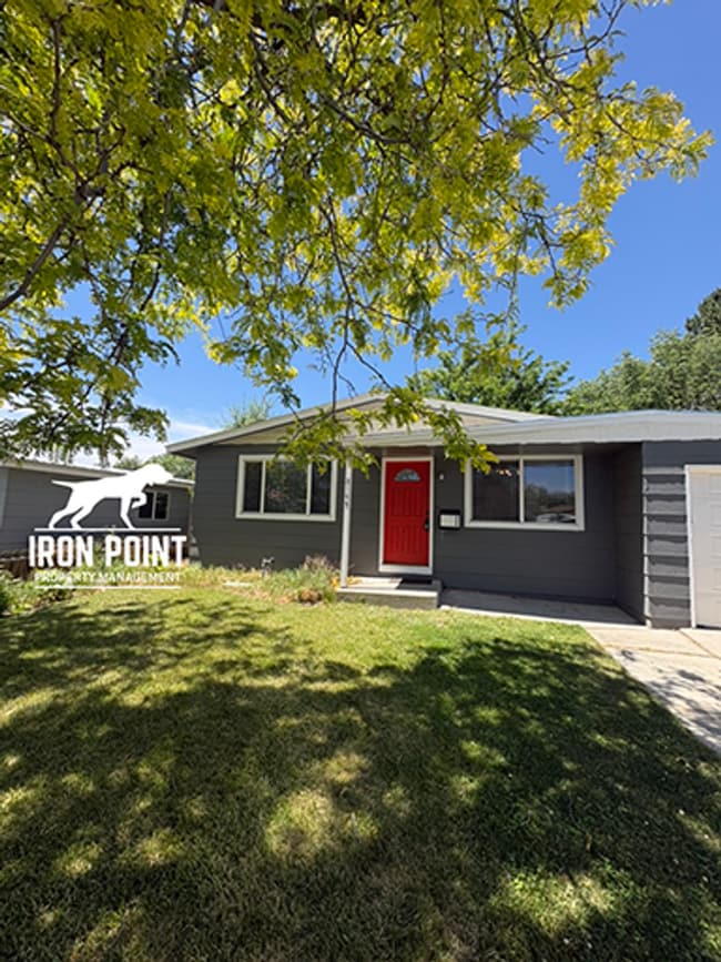 Building Photo - 3 Bed/1 Bath off Broadway near downtown Boise & BSU - Landscaping Included.
