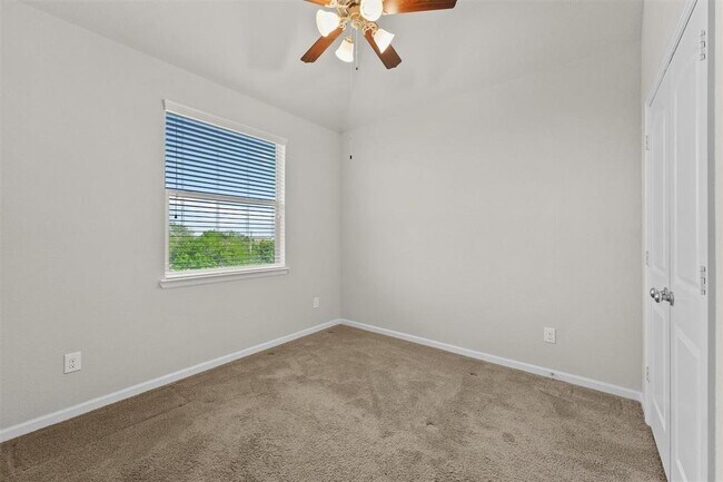 Building Photo - 9611 Knights Station Dr
