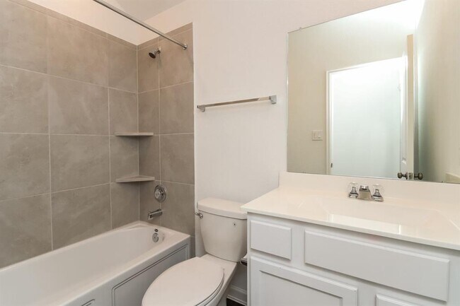 Building Photo - 5434 Tourmaline Wy
