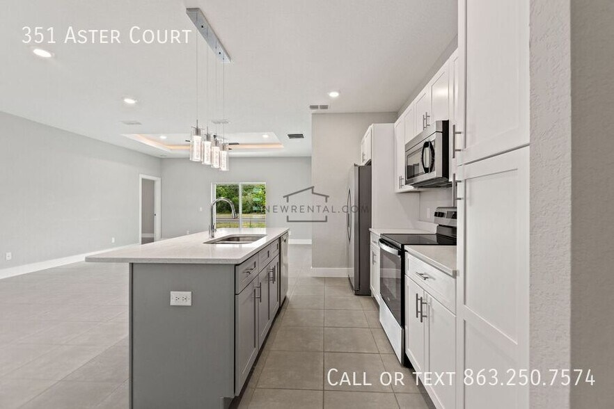 Building Photo - 351 Aster Ct