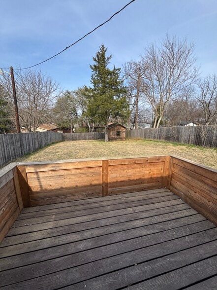 Back Porch - 1723 W Washington St