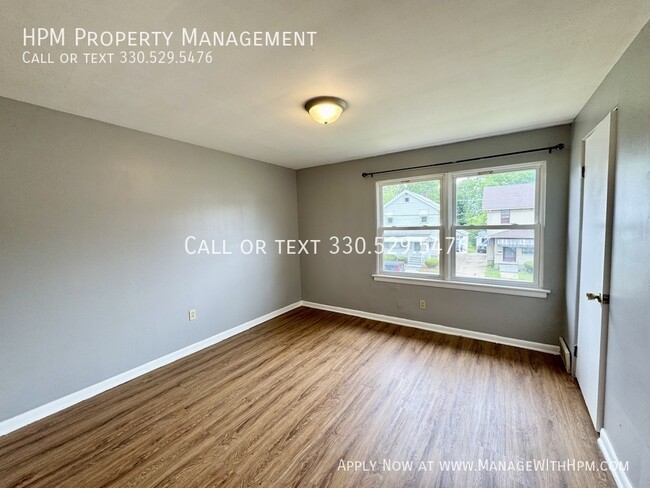 Building Photo - 1732 17th St NE