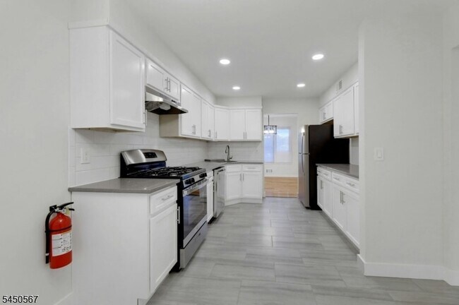 Building Photo - 35 Reagan Way