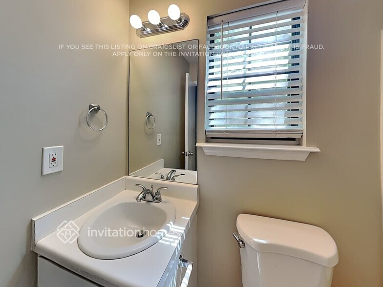 Building Photo - 3886 Daylily Way