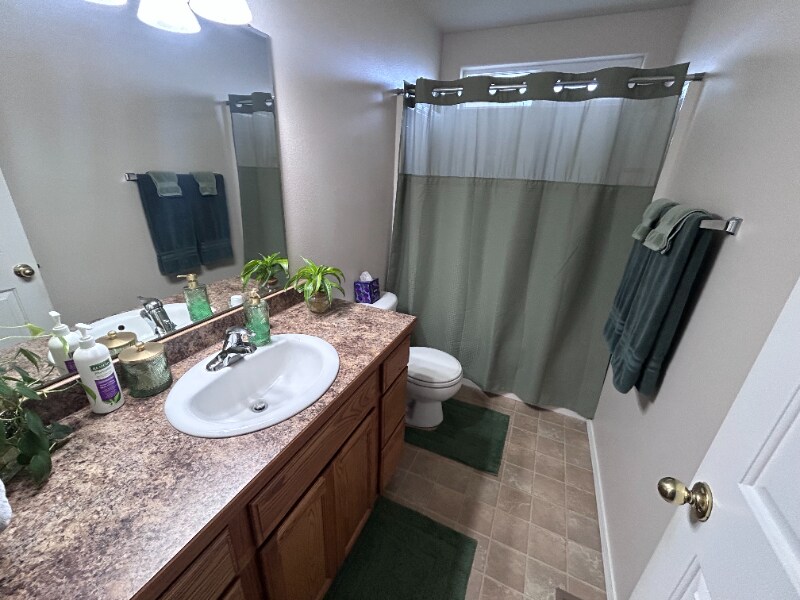 Building Photo - 1707 Dora Dr N