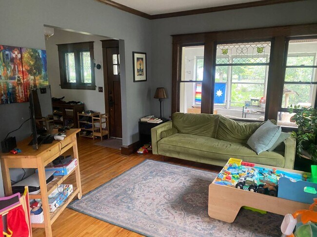 Building Photo - 4244 Nokomis Ave